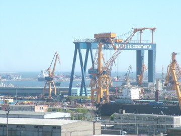 Cetăţean sirian cu permis de şedere FALS, descoperit în Portul Constanţa